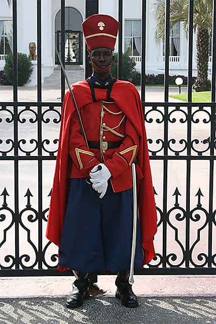 Le garde du Palais de la République.