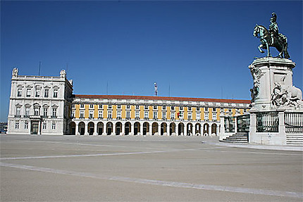 Place du Commerce (Lisbonne)