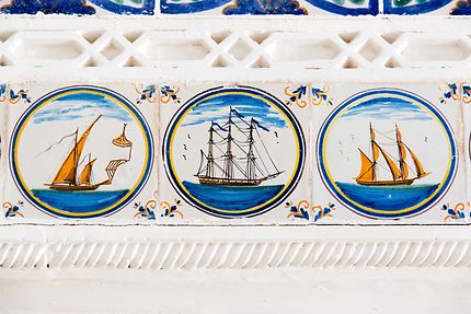 Alger - Musée Bardo - Faïence peinte, les bateaux