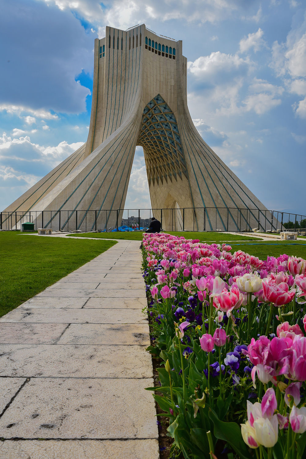 La tour Azadi