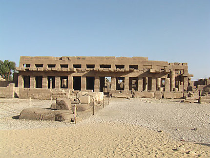 Construction dans le temple de Louxor