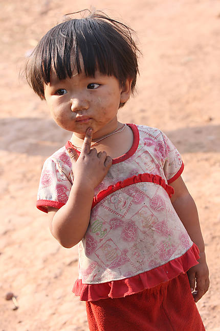 Enfant d'un village birman