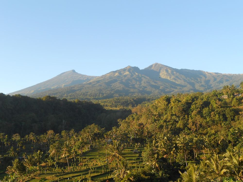 Vue sur le volcan Rinjani avant le départ