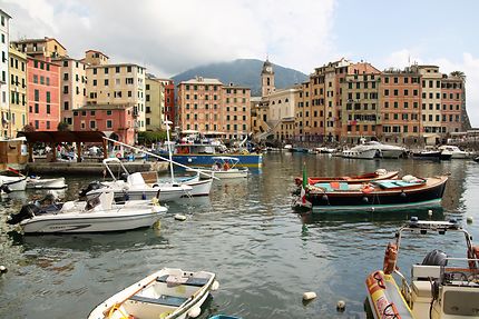 Le vieux port de Camogli, Italie