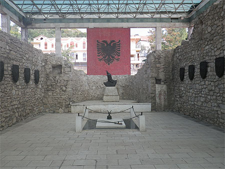 Tombe de Skanderbeg Tombe de Skanderbeg