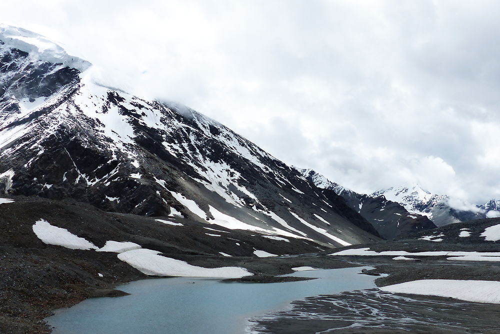 Lunaire de Shingo La au Zanskar.