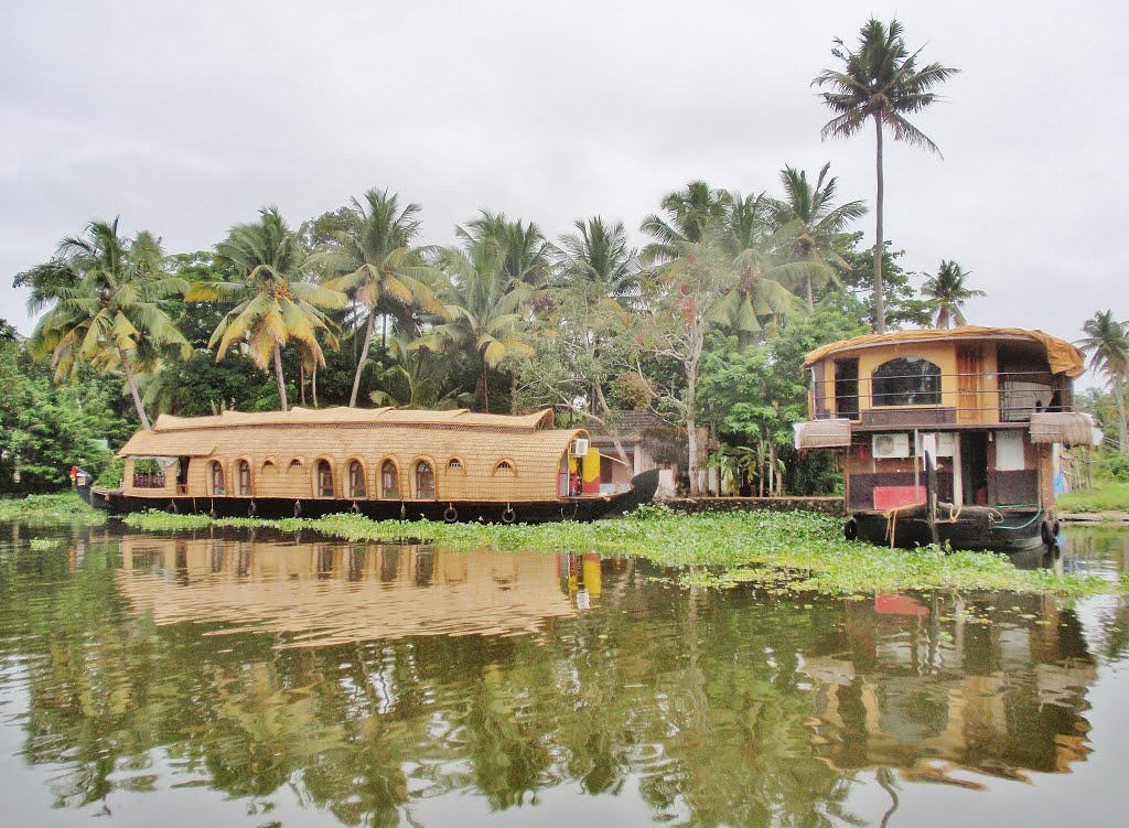 Houseboats Houseboats
