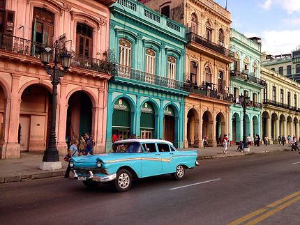 Les almendrones de la Havane