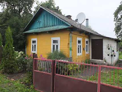 Maison traditionnelle en bois en Biélorussie
