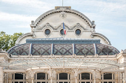Vichy - La marquise et le joli toit du Casino