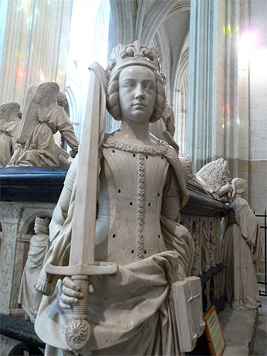 Statue dans la cathédrale de Nantes