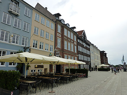 Terrasses et façades de Nyhavn