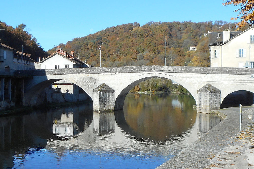 Le pont de Laroquebrou