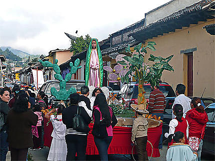 Procession depuis l'église de la Guadalupe