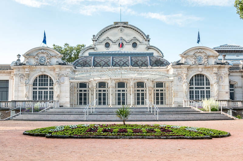 Vichy - La superbe façade du Grand Casino