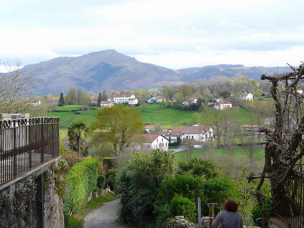 Sare, vue sur les montagnes