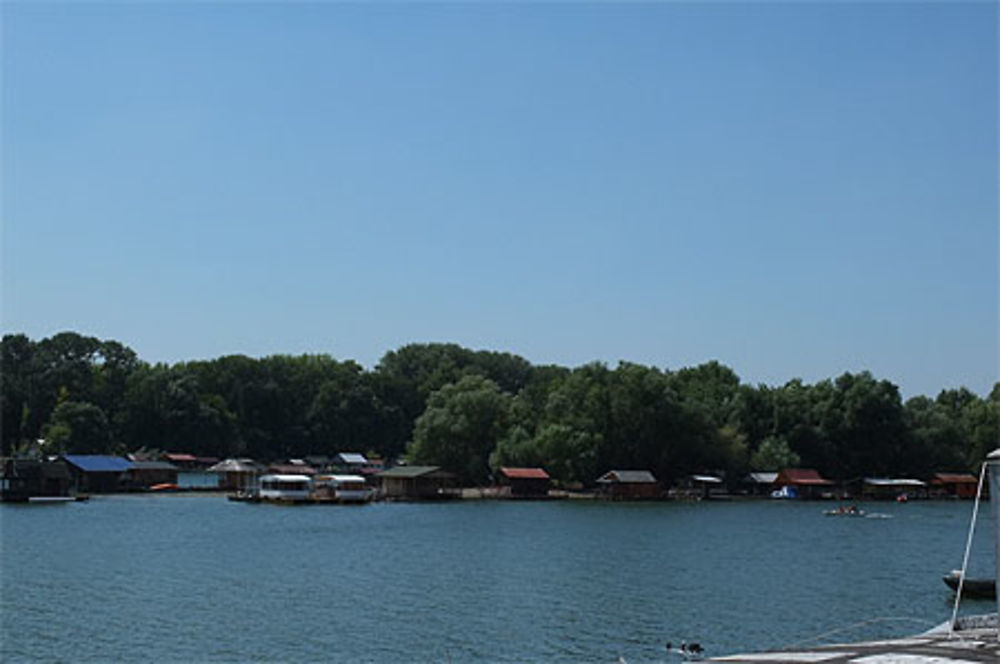 Maisons sur l’eau à Ada Ciganlija