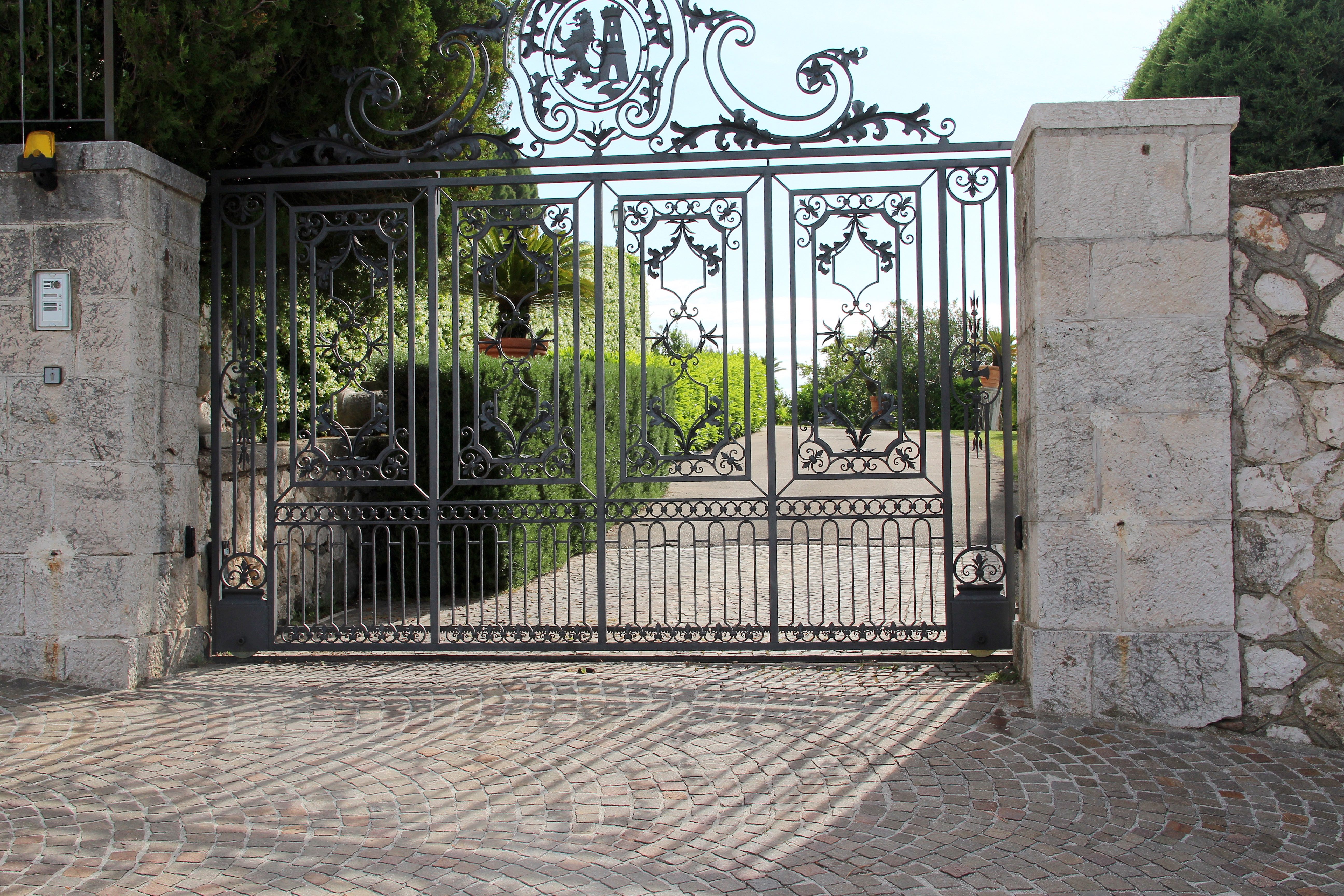 Entrée à l'abbaye du Mont Cassin Entrée à l'abbaye du Mont Cassin