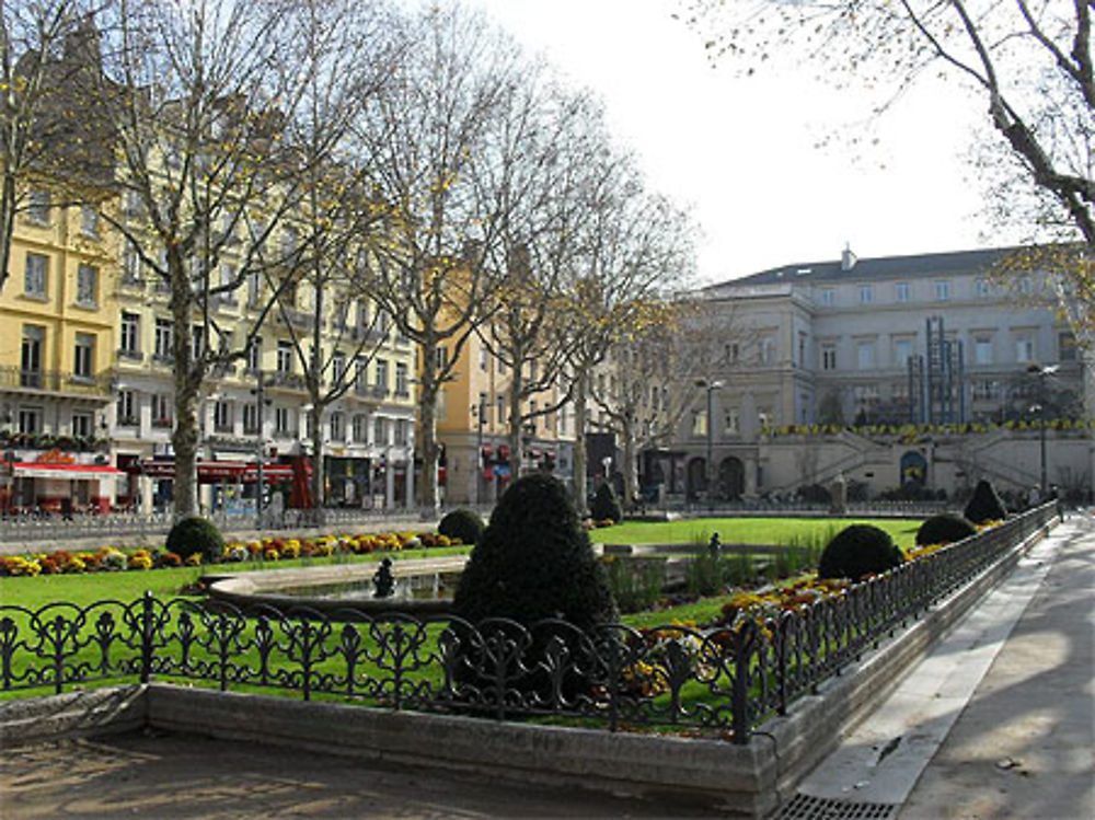 Place Jean-Jaurès