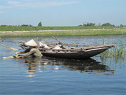 Promenade en barque sur le site de Van Long