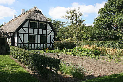 Une maison et son potager