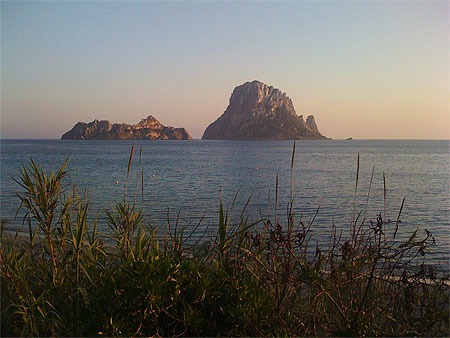 Es Vedra ( Cala d'Hors ) Es Vedra ( Cala d'Hors )