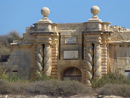 Porte baroque au Fort Ricasoli