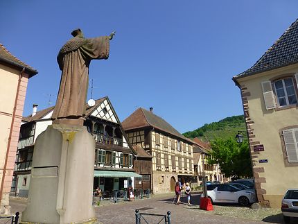 Statue dans Kaysersberg, Alsace