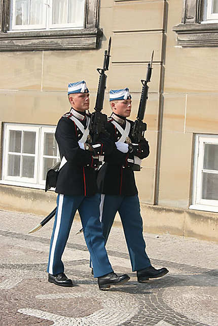 Les gardes royaux (Palais d'Amalienborg)