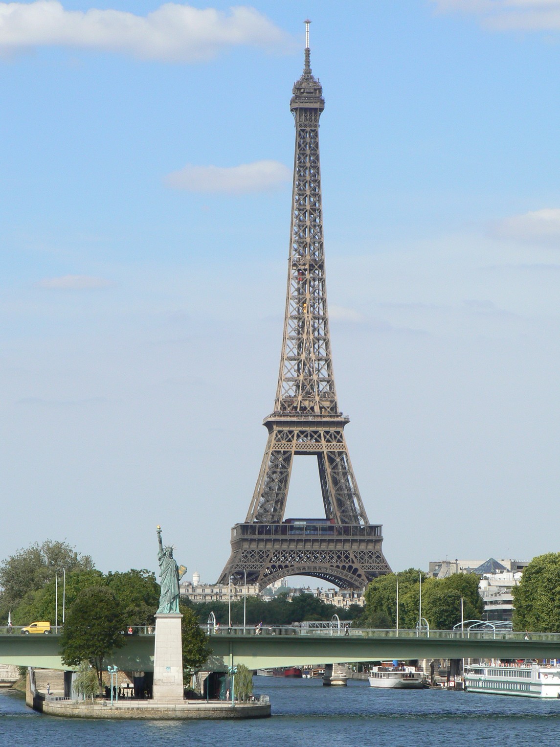 Qui est la plus belle, dis-moi... Qui est la plus belle, dis-moi...