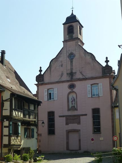 Église rose à Kaysersberg, Alsace