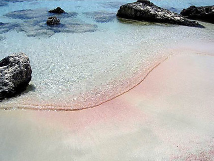 Sur une plage en Grèce ak le sable rose - Picture of Crete, Greece