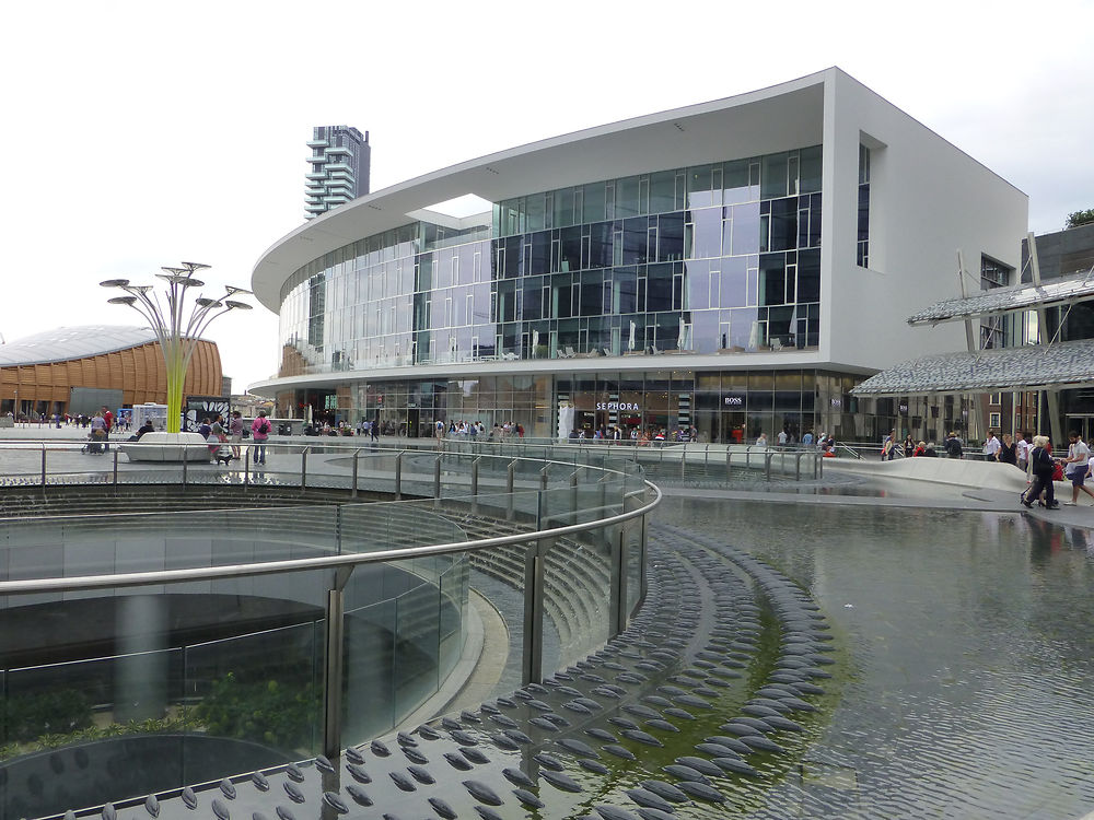 Quartier moderne de Milan près de la gare