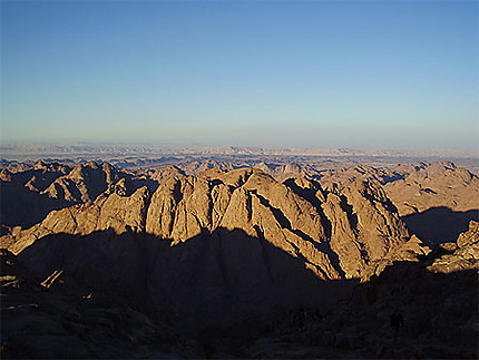 Le Sinaï depuis le mont Moïse