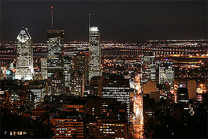 Vue nocturne sur Montréal