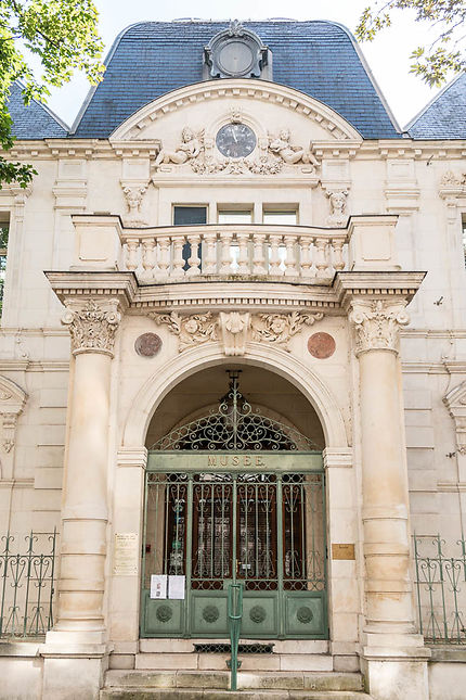 Vichy - La façade du musée des arts d'Afrique