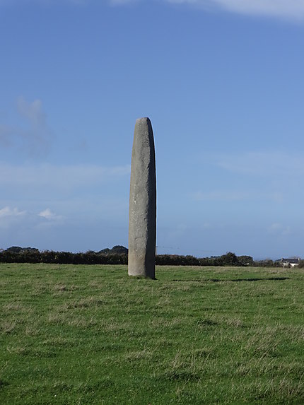 Menhir de Kergadiou