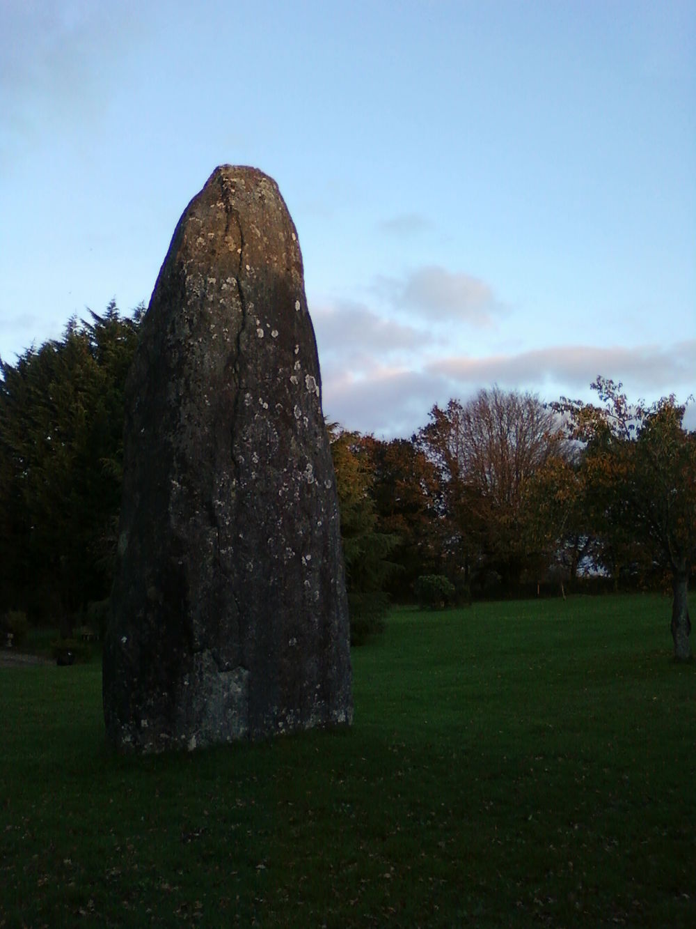 Menhir du Cloître