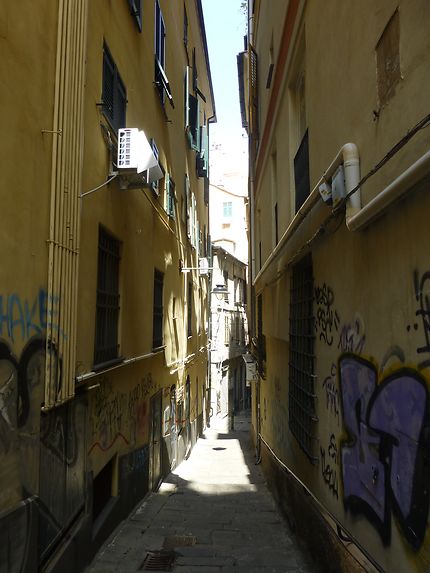 Tags dans les rues de Gênes