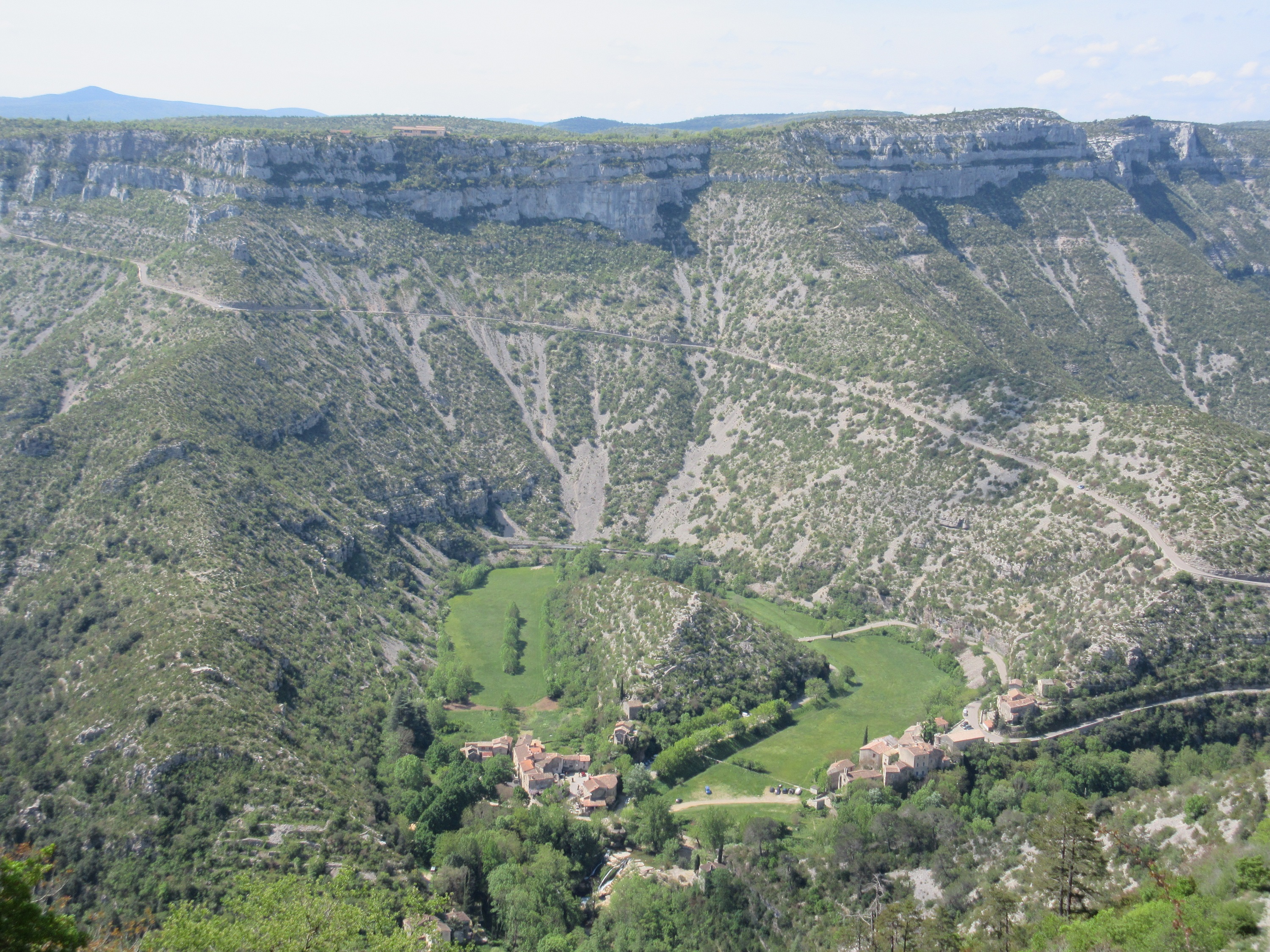 Cirque de Navacelles - Chemin de Saint Guilhem Cirque de Navacelles - Chemin de Saint Guilhem