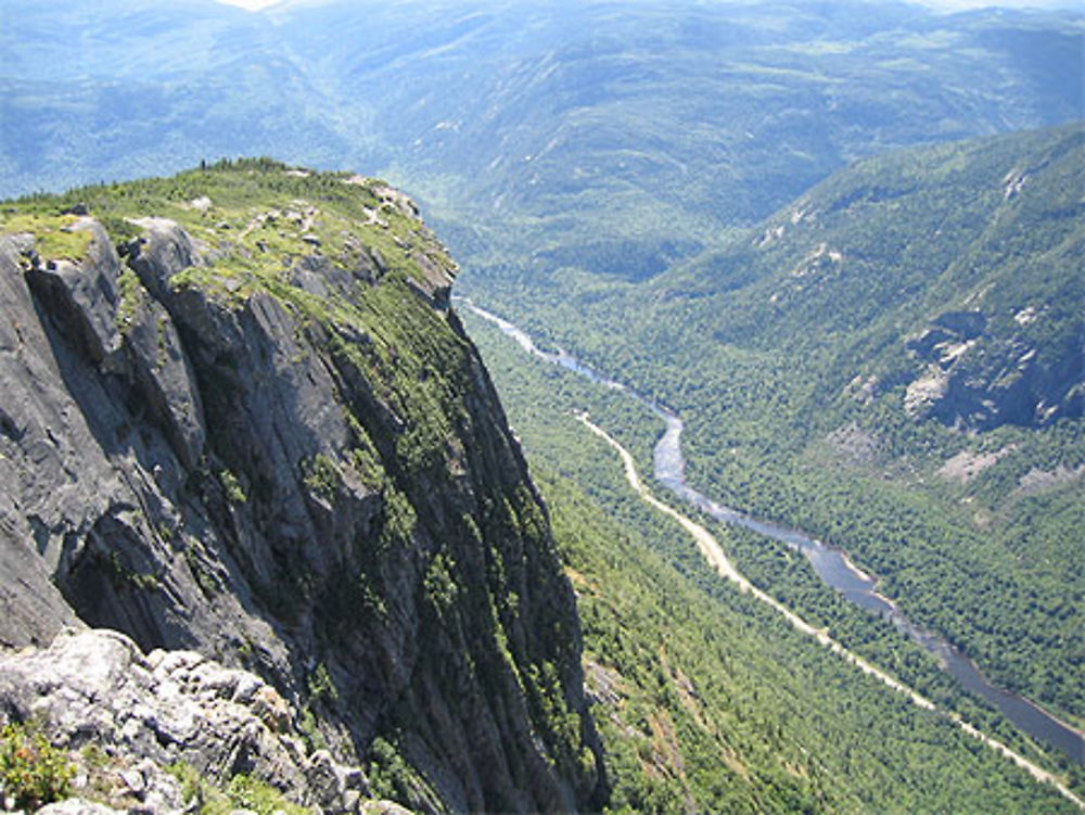 Parc national des Hautes-Gorges-de-la-Rivière-Malbaie - Acropole des Draveurs