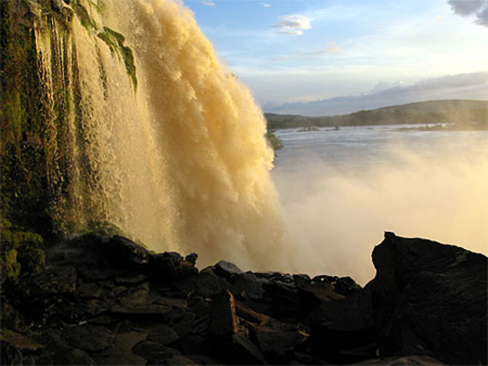 Vue depuis le salto Hacha sur la lagune Canaima