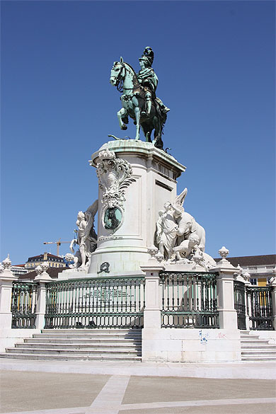Statue de la Place du Commerce Statue de la Place du Commerce