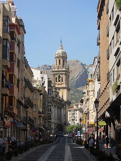 Montée vers la cathédrale, Jaén Montée vers la cathédrale, Jaén
