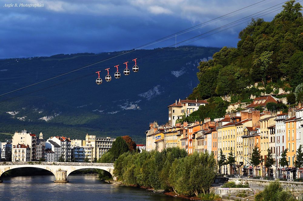 Grenoble téléphérique de la Bastille