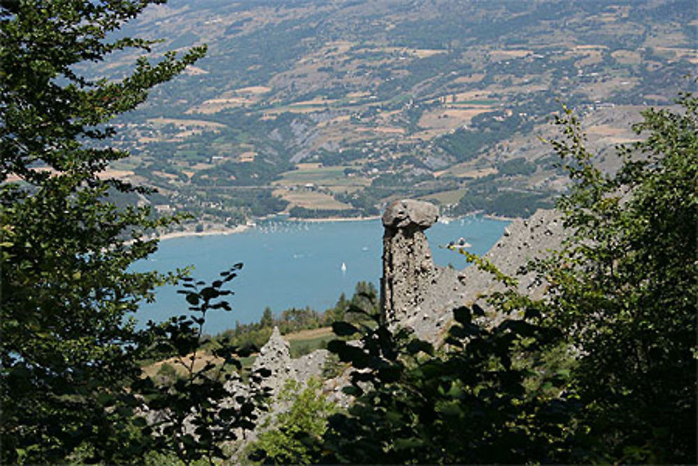 Hautes-Alpes - Vue sur le Lac de Serre-Ponçon depuis Le Sauze du Lac