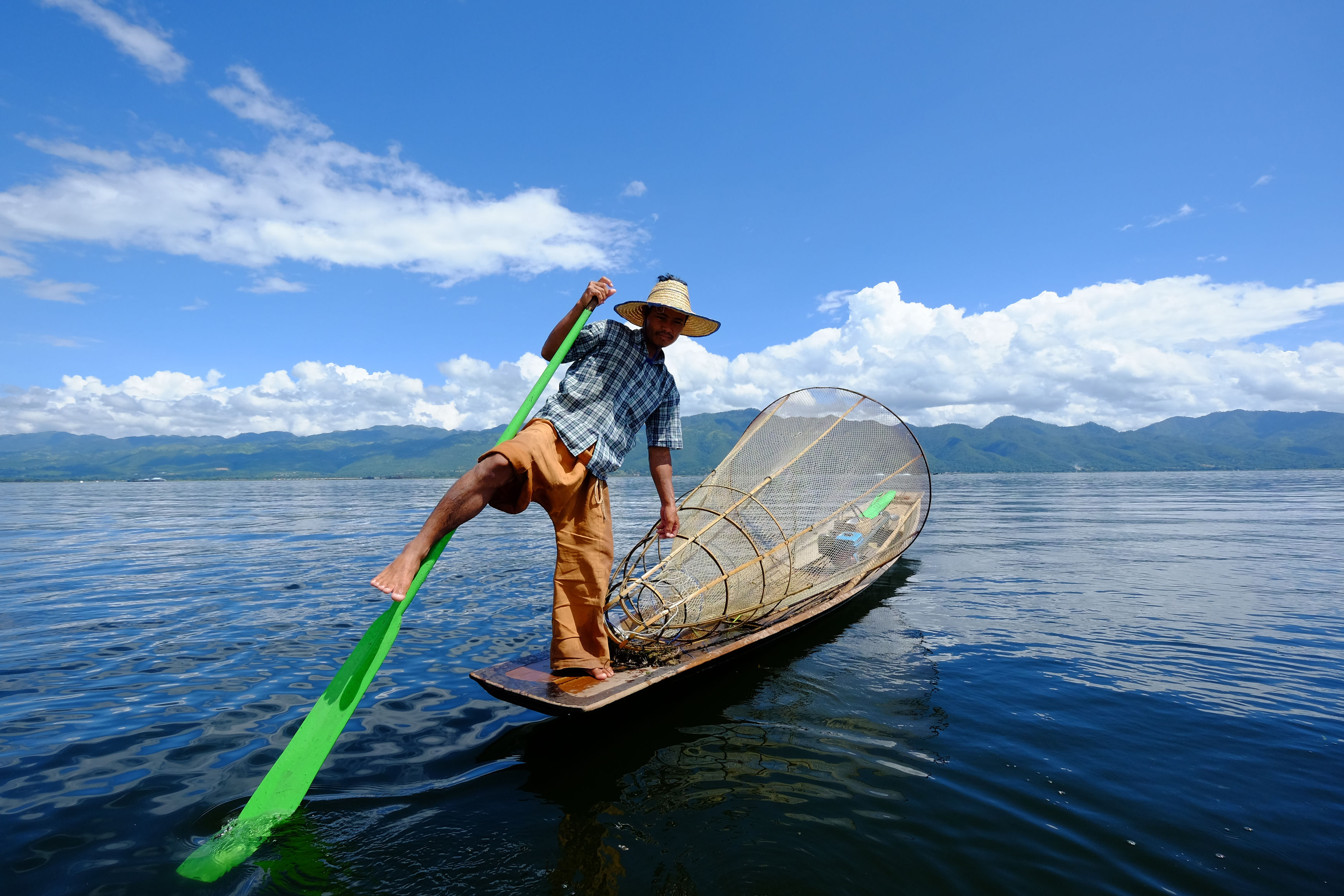 Pêcheurs Inthas, lac Inle, Birmanie