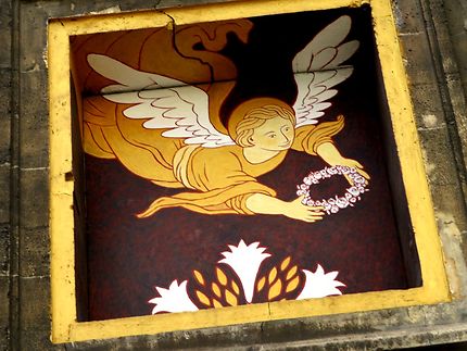 L'ange, peinture sur l'église de Bercy