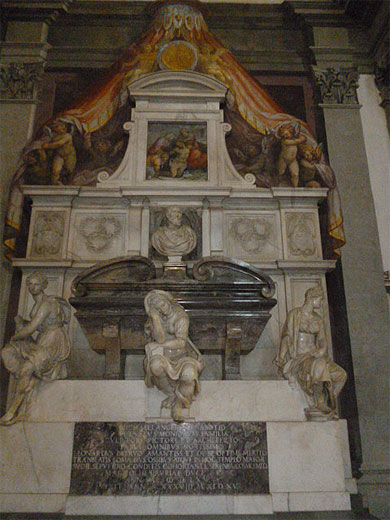 Monument dédié à Michel Ange Monument dédié à Michel Ange