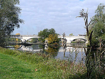 Le pont de Bléré
